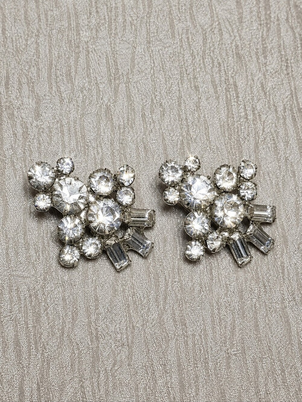 Unsigned Blazing Clear Silver Tone Rhinestone Vintage Clip Earrings Prong Set
